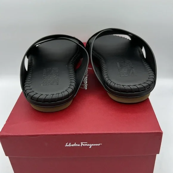 Salvatore Ferragamo Sander Black Leather Slide Sandal Men display picture 3